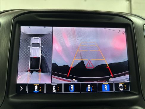 Used 2023 GMC Sierra 3500 Denali image 25