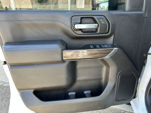 Used 2022 Chevrolet Silverado 2500 LT w/ Convenience Package image 3