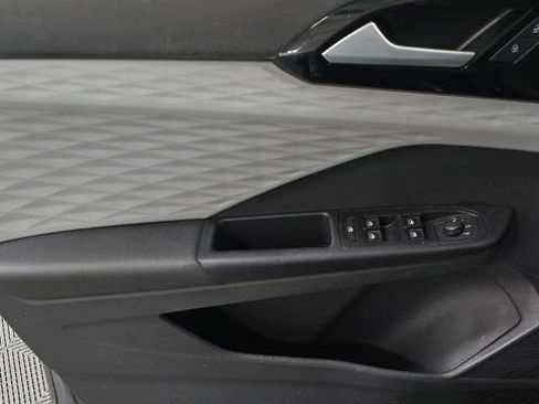 Used 2023 Volkswagen Taos S image 9