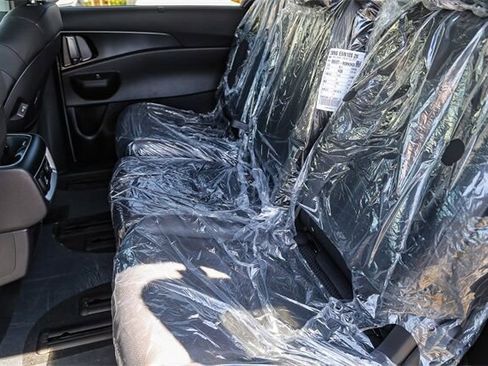 New 2026 Kia Carnival SX Prestige image 17