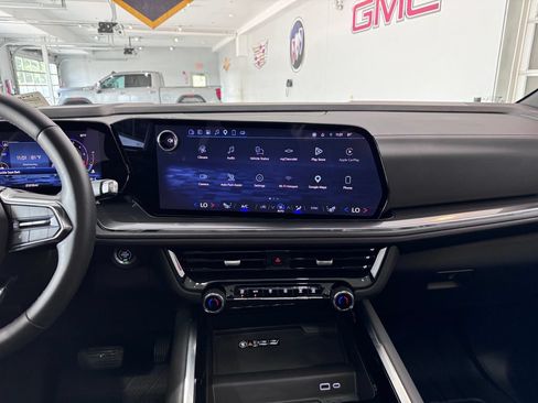 Certified 2025 Chevrolet Tahoe RST w/ Comfort Package AWD/4WD image 22