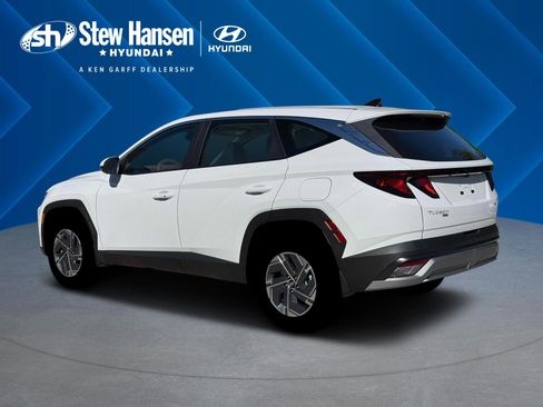 New 2026 Hyundai Tucson Blue SE image 5