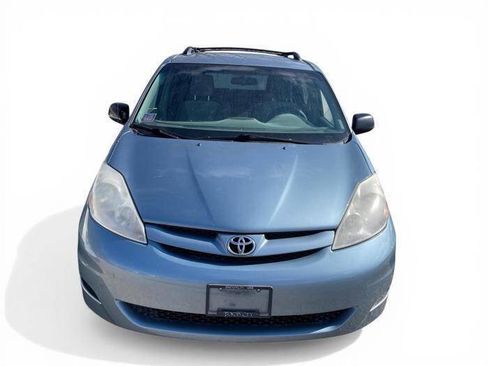 Used 2009 Toyota Sienna CE image 9