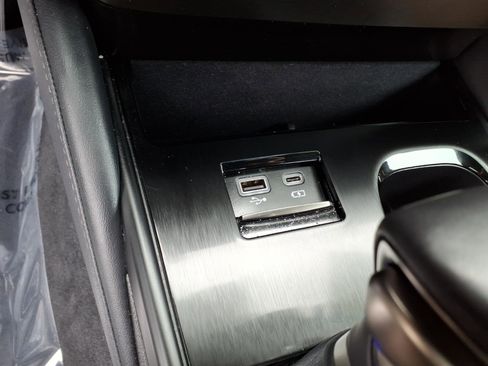 Used 2025 Lexus ES 350 w/ Premium Package image 18