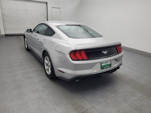 Used 2018 Ford Mustang Coupe RWD image 5