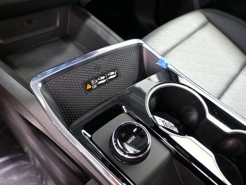 New 2026 Chevrolet Equinox LT w/ Convenience Package II image 23