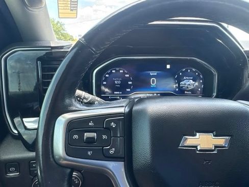 Used 2022 Chevrolet Silverado 1500 LT AWD/4WD image 17