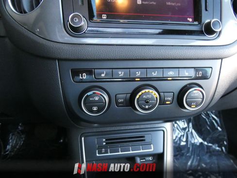 Used 2017 Volkswagen Tiguan SEL FWD image 54