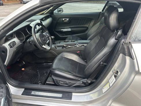 Used 2015 Ford Mustang Premium image 9