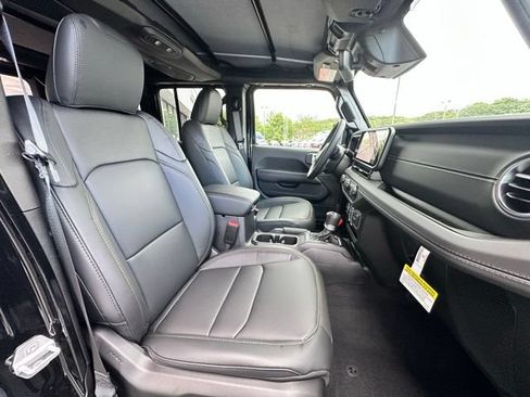 New 2025 Jeep Wrangler Sahara AWD/4WD image 27
