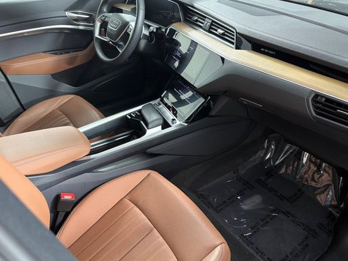 Used 2024 Audi Q8 e-tron Premium Plus w/ Premium Plus Package AWD/4WD image 15