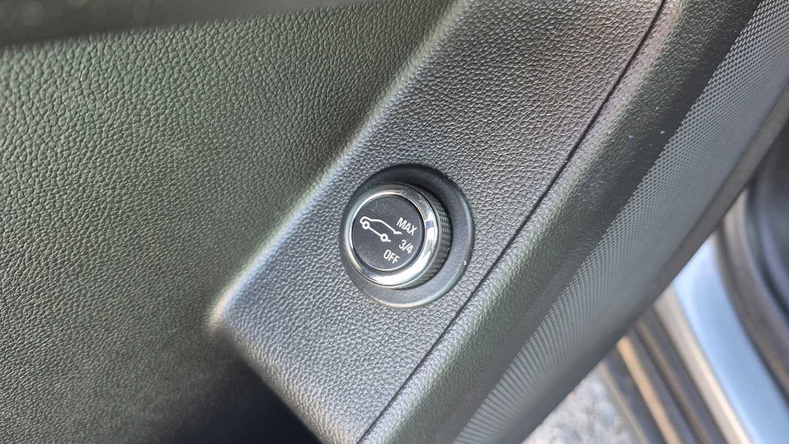 Used 2023 Chevrolet Traverse LT AWD/4WD image 14