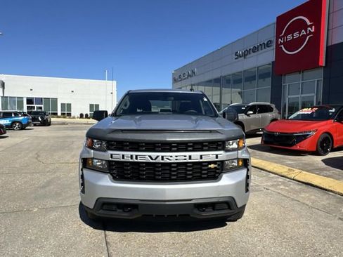 Used 2022 Chevrolet Silverado 1500 Custom image 2