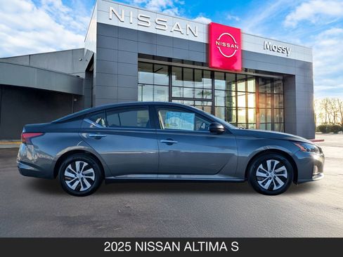 Certified 2025 Nissan Altima 2.5 S image 6