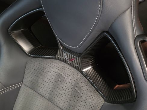 Used 2016 Chevrolet Corvette Z06 w/ 3LZ Preferred Equipment Group image 5