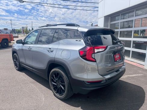 Used 2023 GMC Terrain SLE w/ Driver Convenience Package AWD/4WD image 3