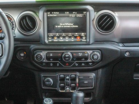 Used 2021 Jeep Wrangler Unlimited Sport AWD/4WD image 13