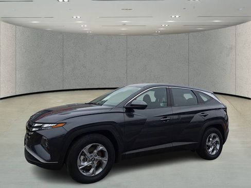 Used 2024 Hyundai Tucson SE image 1