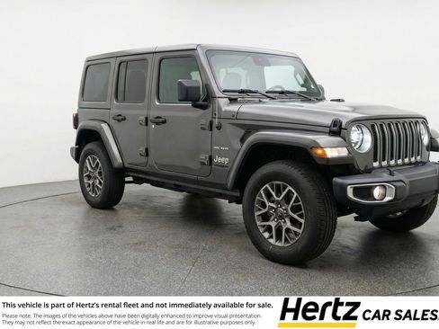 Used 2025 Jeep Wrangler Sahara image 1