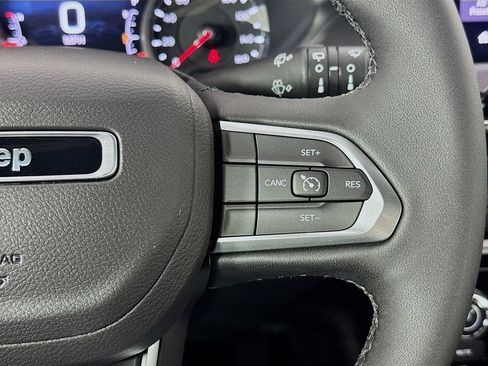 New 2025 Jeep Compass Latitude w/ Sun & Sound Group image 33