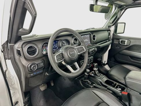 Used 2023 Jeep Wrangler Unlimited Sahara w/ Cold Weather Group AWD/4WD image 22