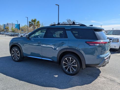 New 2026 Nissan Pathfinder Platinum image 6