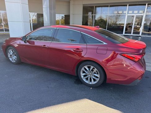 Used 2019 Toyota Avalon Limited image 5