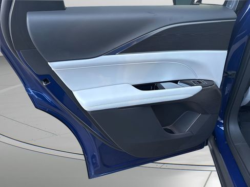 New 2025 Cadillac Lyriq Sport image 32