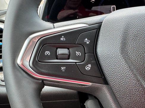 Used 2025 Chevrolet Trax LT w/ Driver Confidence Package FWD image 16