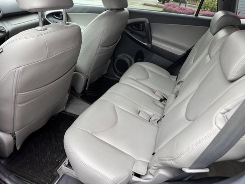 Used 2011 Toyota RAV4 Base 4x4 4dr SUV w/ Base L4 Extra Value Pkg image 19