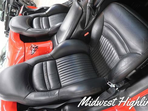 Used 2000 Chevrolet Corvette Convertible w/ Memory Pkg image 30