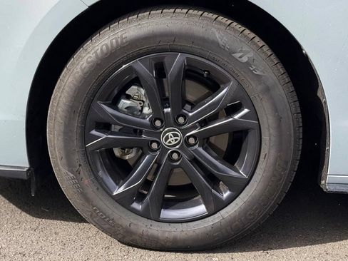 Used 2026 Toyota Sienna XSE AWD/4WD image 9