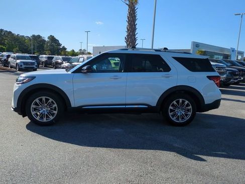New 2026 Ford Explorer Platinum RWD image 7