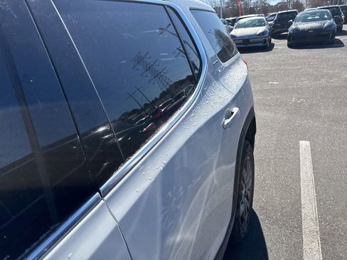 Used 2018 GMC Acadia SLT image 26