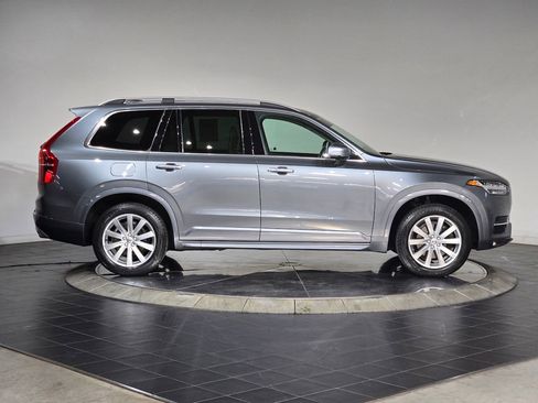 Used 2017 Volvo XC90 T6 Momentum w/ Vision Package image 11