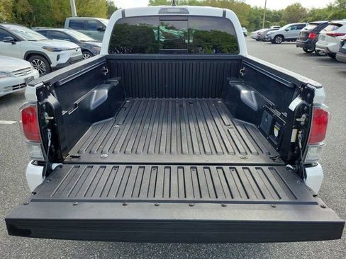 Used 2020 Toyota Tacoma TRD Sport image 19