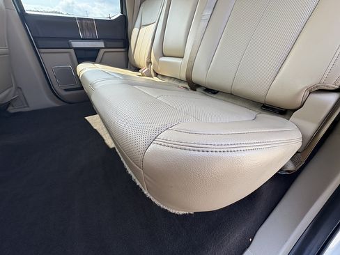 Used 2018 Ford F150 Lariat w/ Equipment Group 502A Luxury AWD/4WD image 20