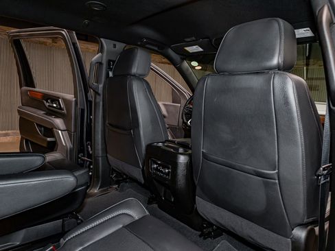 Used 2025 GMC Yukon XL Denali image 26