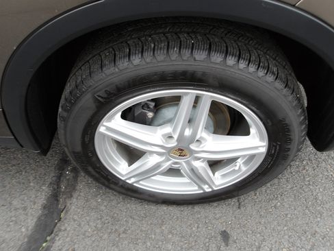 Used 2013 Porsche Cayenne image 27