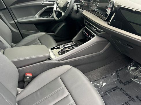 New 2025 Audi Q5 Premium image 15
