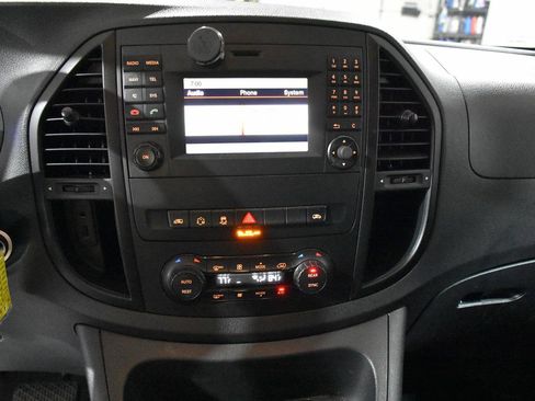 Used 2016 Mercedes-Benz Metris Passenger image 17