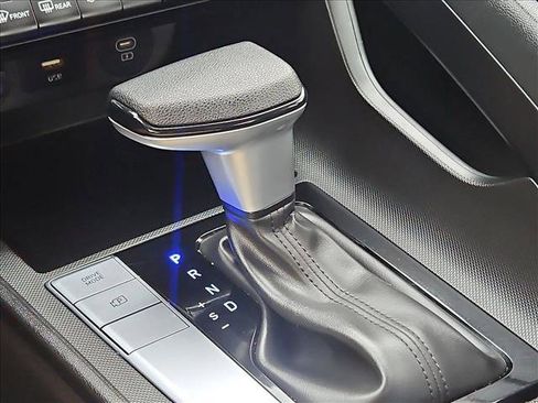 Used 2024 Hyundai Elantra SEL image 12