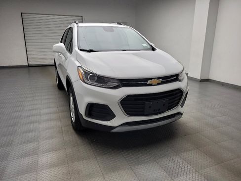 Used 2018 Chevrolet Trax LT w/ LT Convenience Package AWD/4WD image 14