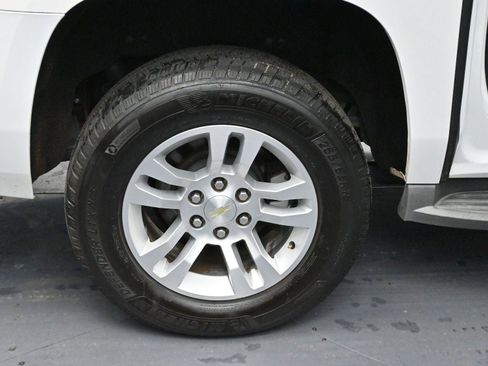 Used 2015 Chevrolet Suburban LT image 40