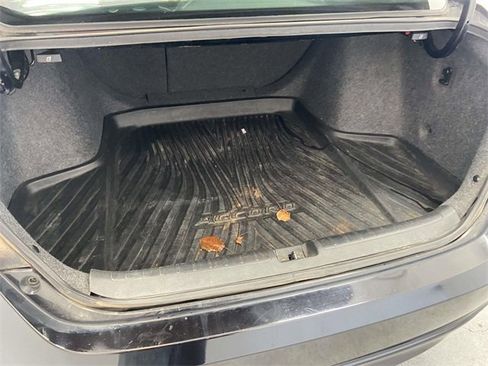 Used 2018 Honda Accord Sport image 11