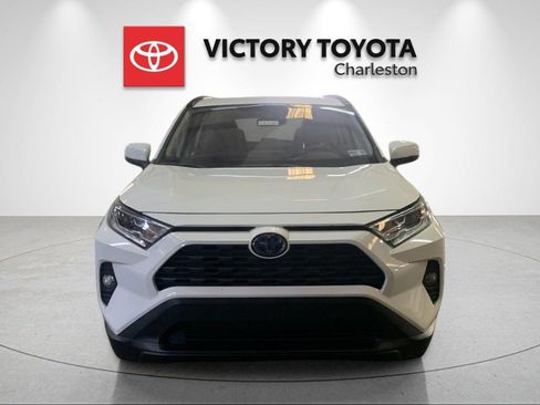 Used 2019 Toyota RAV4 XLE AWD/4WD image 8
