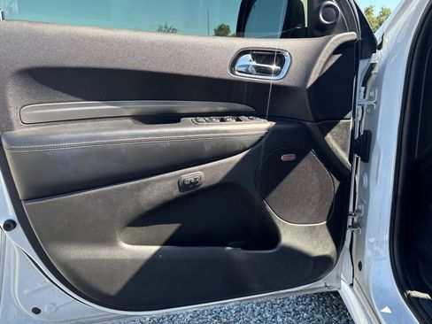 Used 2018 Dodge Durango SRT w/ Technology Group AWD/4WD image 15