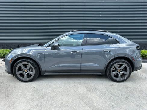 Used 2025 Porsche Macan 4 Electric image 2