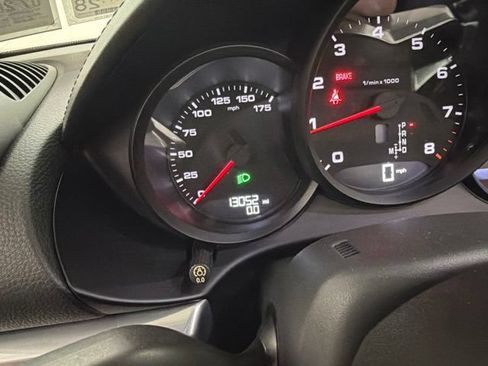 Used 2019 Porsche 718 Boxster RWD image 29