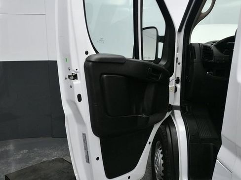 Used 2024 RAM ProMaster 2500 w/ Convenience Group image 14